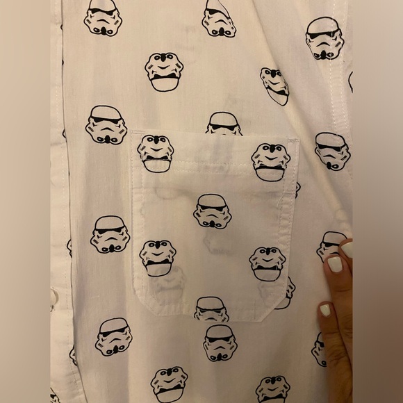 STAR WARS BRAND Darth Vader White Buttom Front Shirt- Men’s Medium - Picture 4 of 4